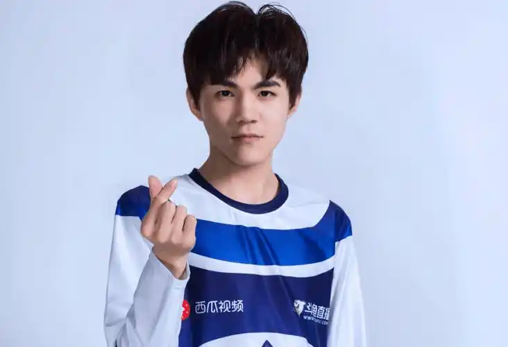 都知道诺言的花木兰在kpl中还是很强势的,曾经为estarpro立下赫赫战功