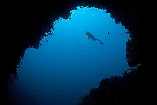 深渊图片_深渊高清图片大全_深渊图片下载