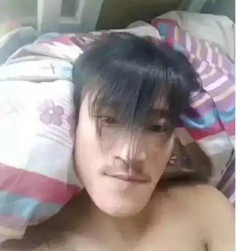 丑成这样子,让我想到了我的一双拖鞋