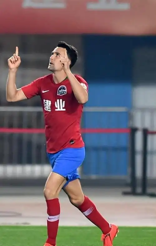 国足新归化锁定了中国足协已开始运作球迷期盼赶上踢泰国比赛