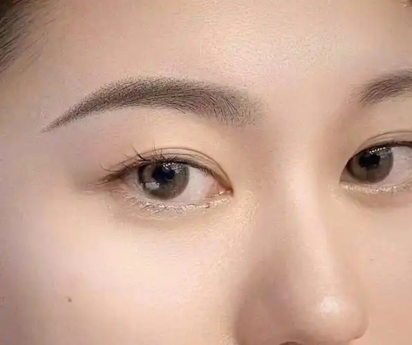 人见人爱的眉毛