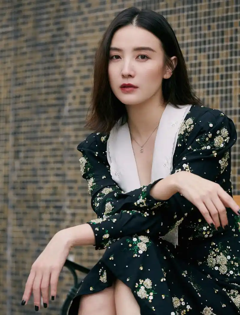 宋佳钉珠连衣裙优雅写真图片58