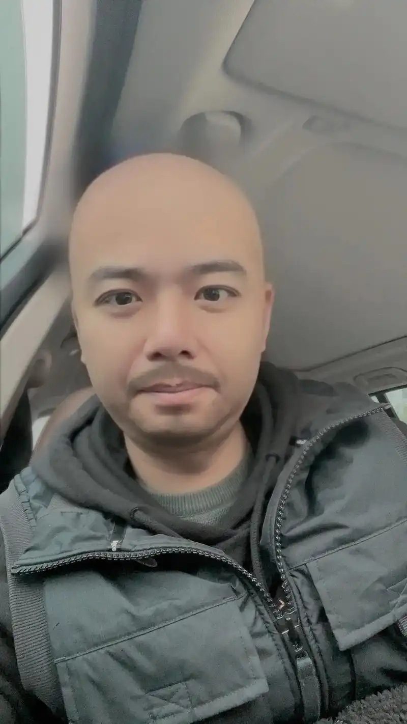 发一张你被点赞最多的照片 #光头光头最时尚 #沧桑大叔 - 抖音