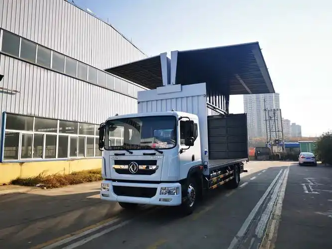 国六东风多利卡9米6飞翼车发车