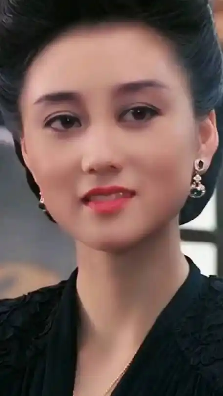 利智年轻时候的身材和颜值能不能拍到香港的前三?