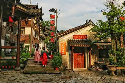 深圳新龙门客栈自由行