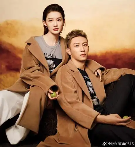 李沁黄景瑜又又撒糖!两人亲昵依偎在一起,甜蜜又温馨!