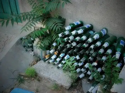 那一堆的啤酒瓶