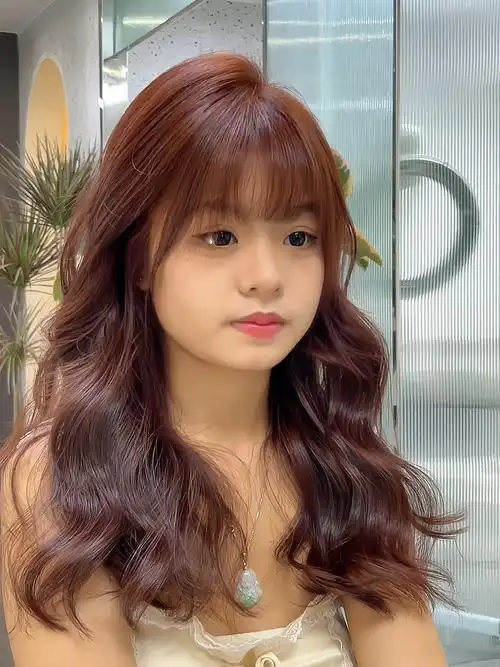 圆脸发型推荐哦适合圆脸的烫发