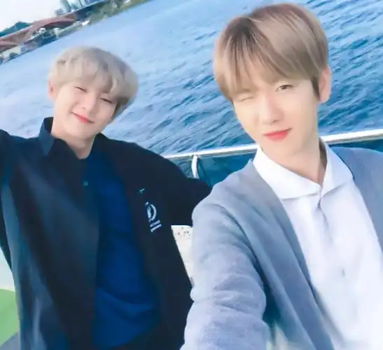 exo 朴灿烈 边伯贤 头像