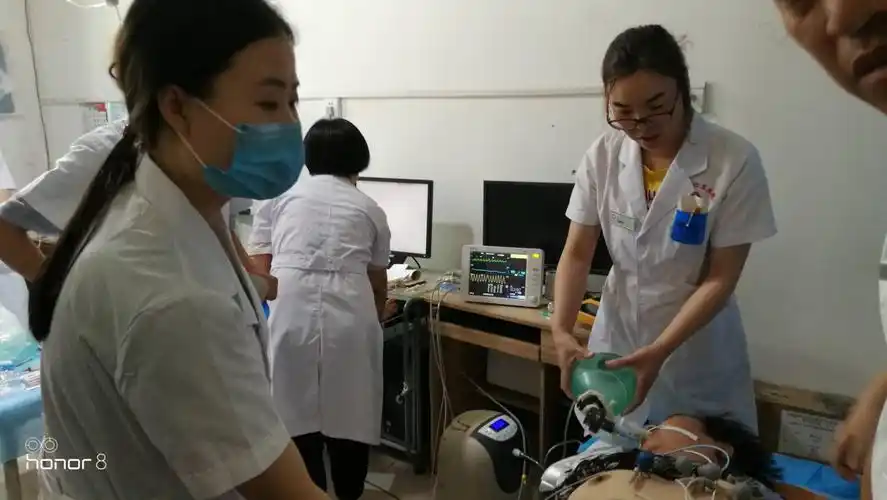 第一人民医院胸痛中心抢救一急性心肌梗塞室颤病人,电除颤5次奇迹生还