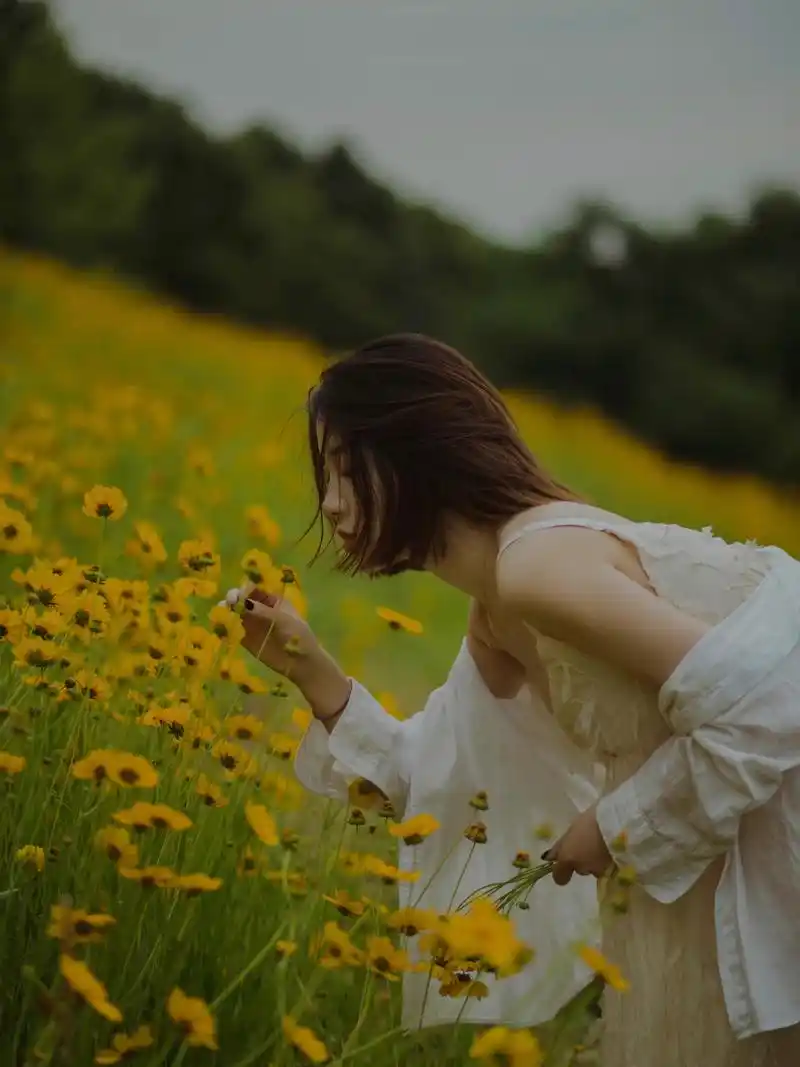 是谁的双眸在深情地凝望