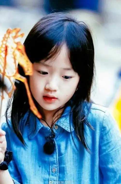 吴尊晒出neinei刚出生的照片网友这是我见过颜值最高的婴儿