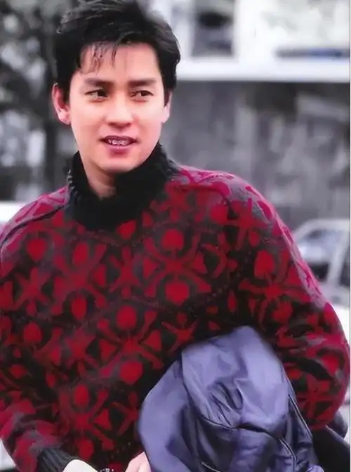 歌王谭咏麟:把上亿资产全留给原配,只为最终让私生子认祖归宗!