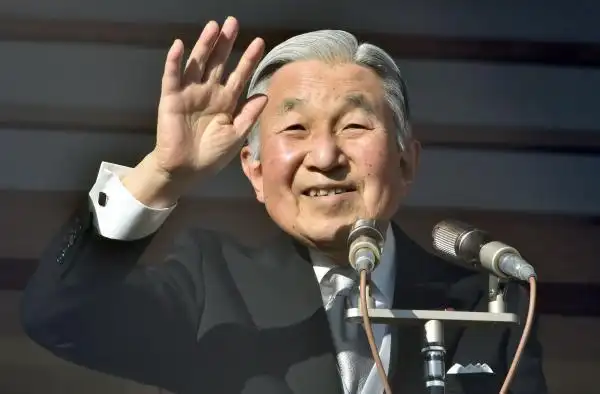 日本天皇最后一搏提前退位 安倍到底做错了什么?