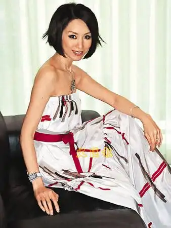 郭可盈签约新东家 剪"贝嫂"式短发很清爽(图)