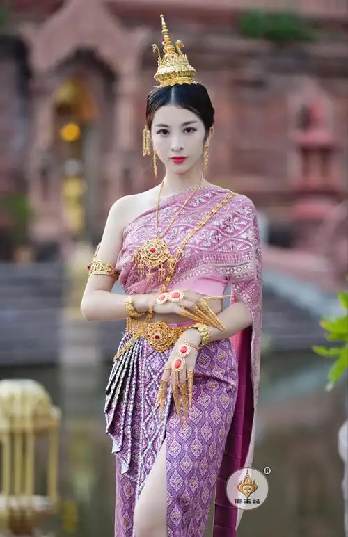 傣王妃服饰泰国服装女套装手工穿珠抹胸裙子开叉告庄旅拍摄影服装