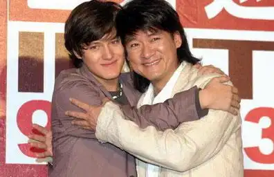 周华健儿子近照曝光:29岁混血小帅哥,五官立体继承妈妈美貌_周厚安