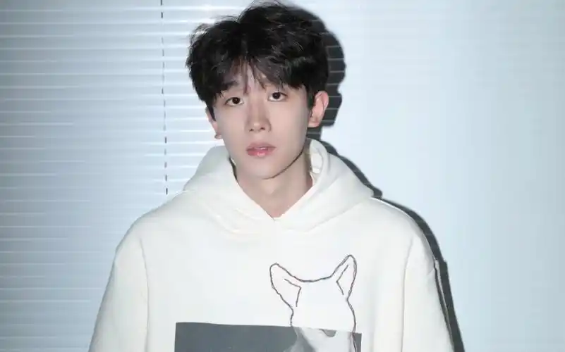 2022-09-24 王不染直播录屏(上),卖衣服,某宝 : wbr studio(11.