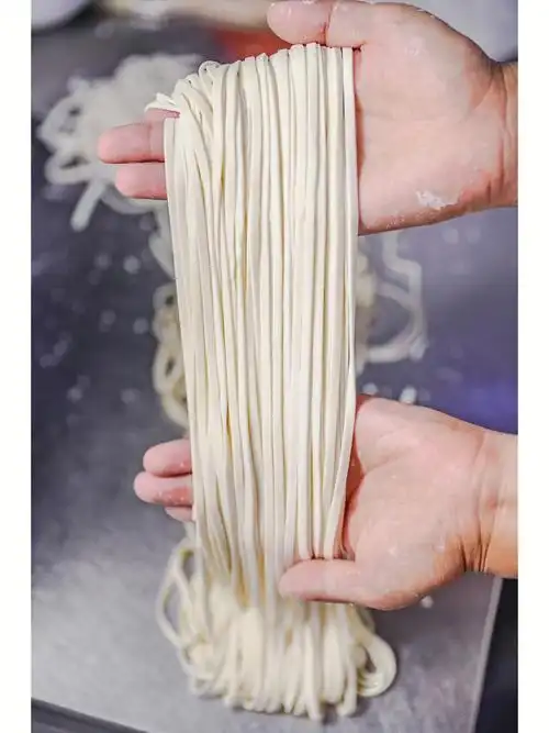 改良了妈妈50多年鲜面条的做法,超爽滑劲道