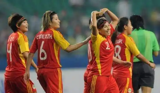 中国女足狂胜约旦,铿锵玫瑰再放异彩,男足看到这一幕有多脸红!