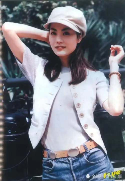 王菲年轻时旧照清纯逼人,笑起来很像窦靖童