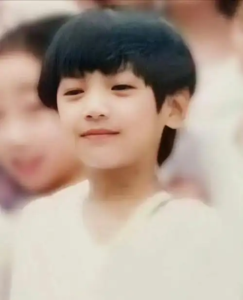 罗云熙等比例长大##罗云熙童年旧照