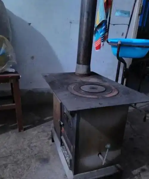 你对农村某些村民偷偷生炉子,烧炕取暖怎么看?