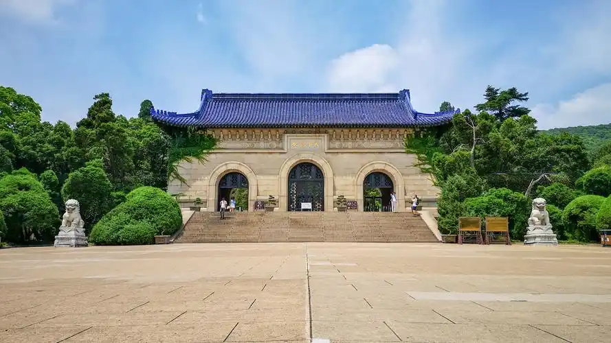 游中山陵,缅怀先烈创业之艰难!