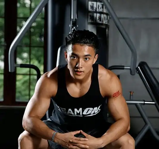 帅气的肌肉男@吴骏超