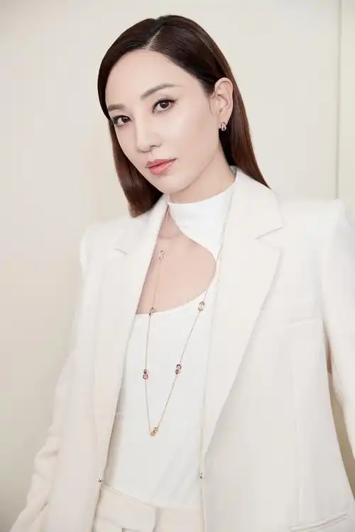 乘风破浪的姐姐郑希怡sisley希思黎品牌大使修图十五fifteenimage