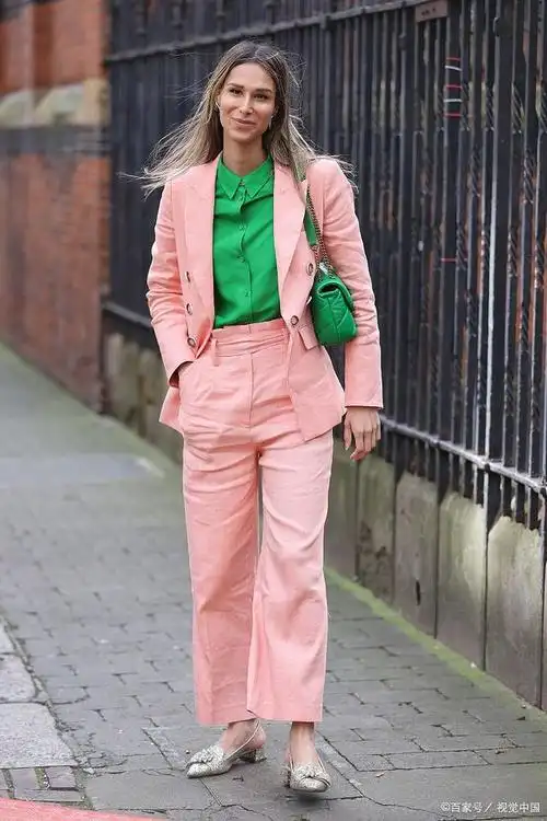 粉色搭配什么颜色显得高级