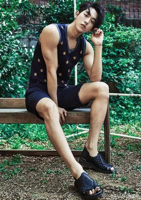 你们的无边长腿"南盆友"——南柱赫最近登上了instyle杂志,不仅展示了