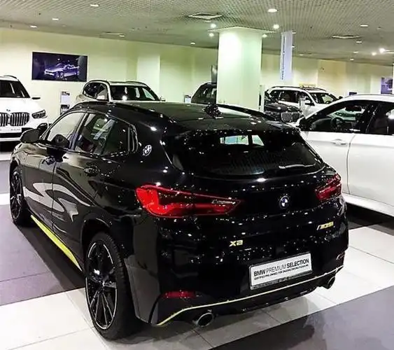 这才是最帅宝马x2全黑车身配19寸轻量化轮毂49秒破百