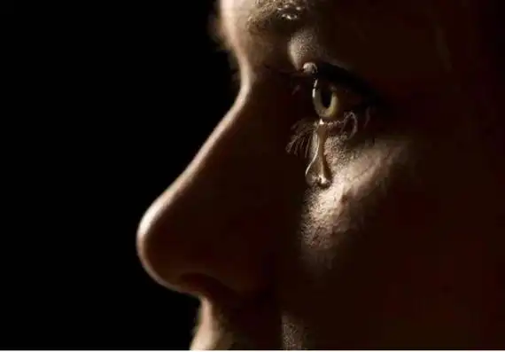 有没有只有一滴眼泪的图片