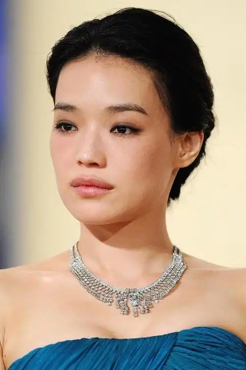 5位女星告诉你,被嫌弃的大脸才真的扛老|脸大|脸蛋|方脸_网易订阅