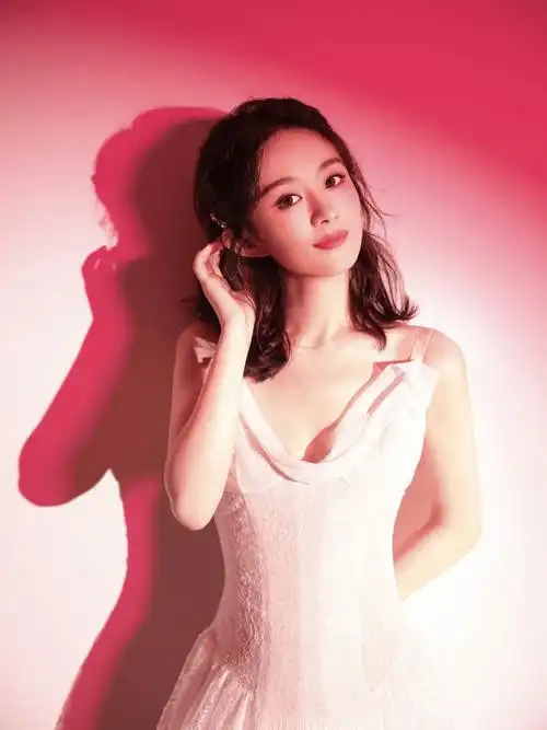 粉落裙造型赵丽颖:仙女下凡,美若天仙