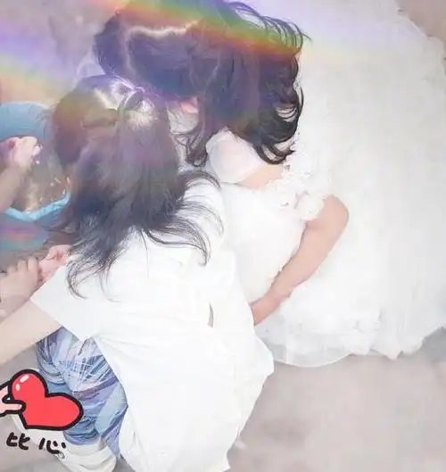 双胞胎女儿6岁了,张杰谢娜为女儿庆生,幸福感十足!