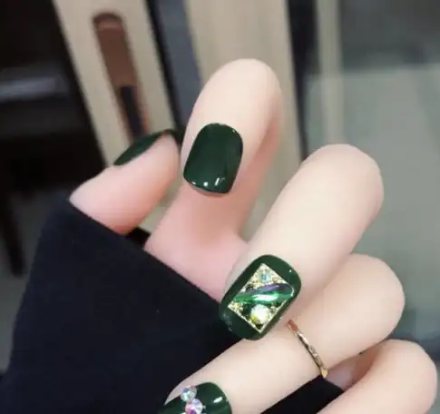 六,星月款美甲星月款一直都是比较流行的,也是非常好看的,又特别的小