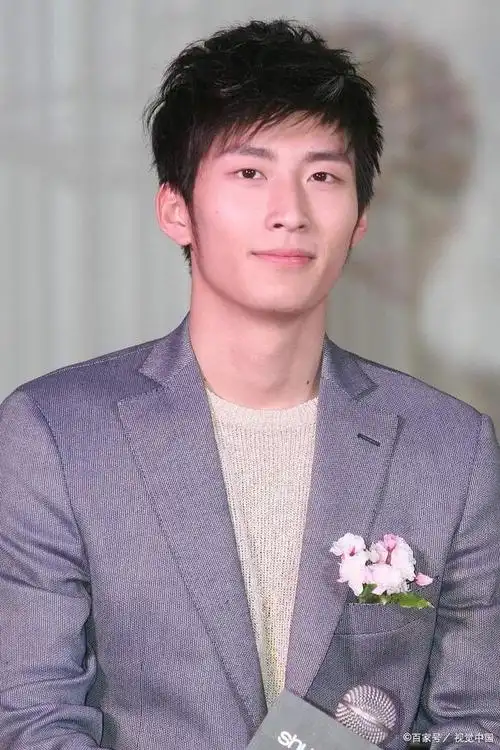 从恋爱到婚姻:窦骁将在巴厘岛迎娶赌王女