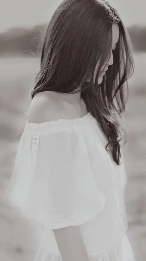 欧美风女生壁纸锁屏头像黑白个性