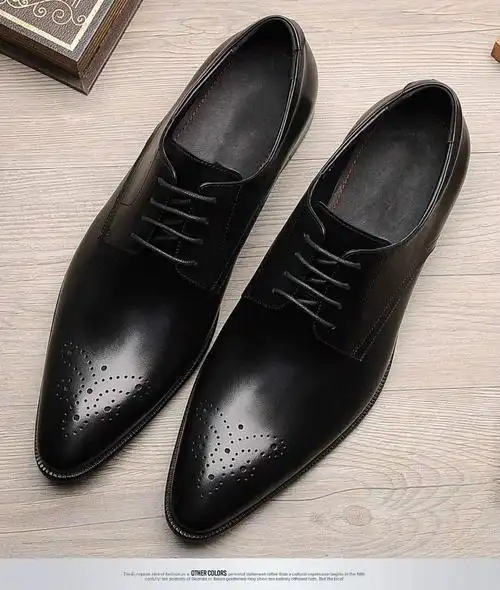 新款尖头皮鞋男商务正装雕花单鞋西装英伦布洛克透气婚鞋男潮 黑色 40