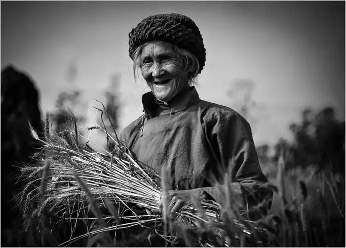 83岁老人的沧桑