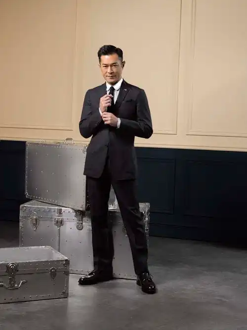 知道古天乐低调,却不知四大天王的他竟然也这么低调!