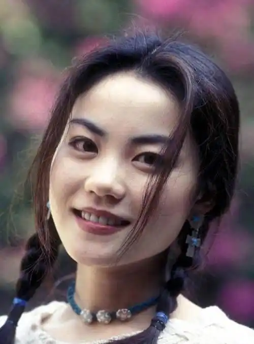 王菲"年轻照"曝光,真正的明眸皓齿,吊打一众现代女明星