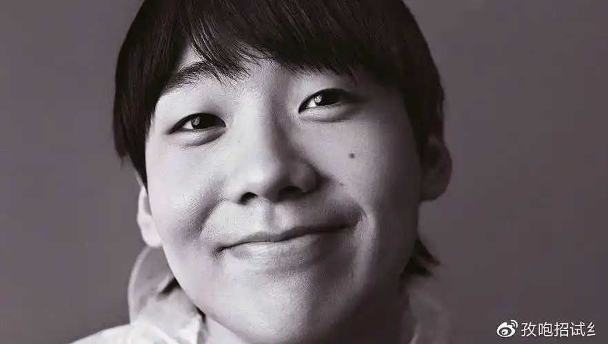 郭麒麟荣登顶级杂志却只能素颜出镜得知真相后网友纷纷点赞