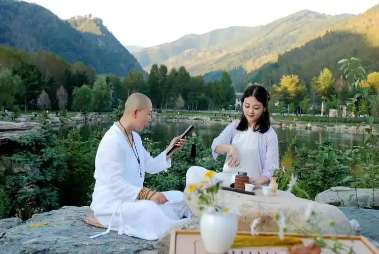 原创著名茶艺师章岚:用心泡茶,以心交友