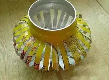 废旧手工喝完的易拉罐千万别丢废旧易拉罐既然还有这种操作