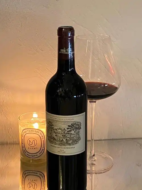 产区:法国 波尔多品种:赤霞珠 梅洛风味特征:黑樱桃 薄荷 黑李子