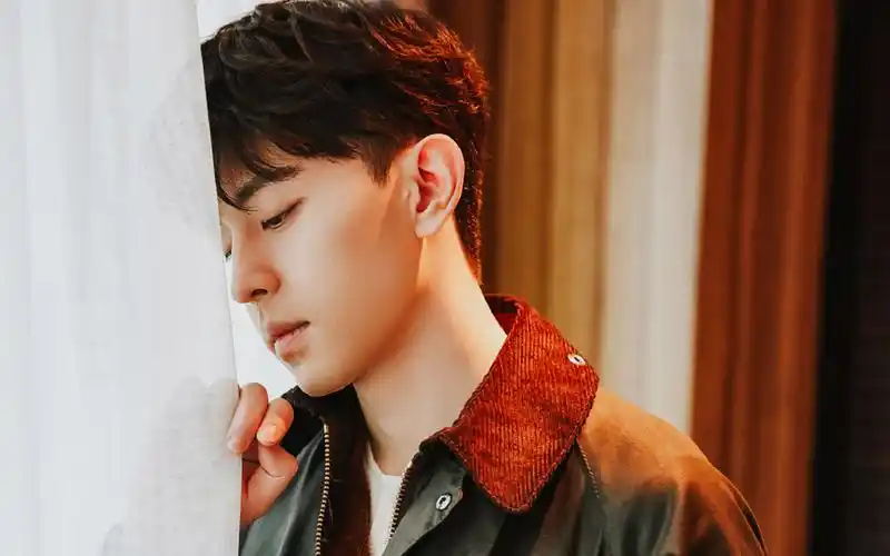 邓伦帅气有型写真图片桌面壁纸